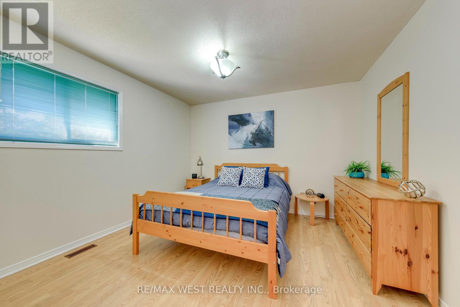 413 CAMDEN CIRCLE - 37