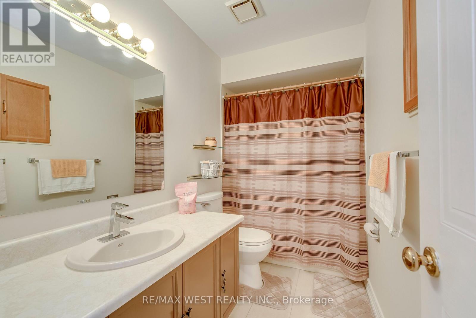 413 CAMDEN CIRCLE - 41
