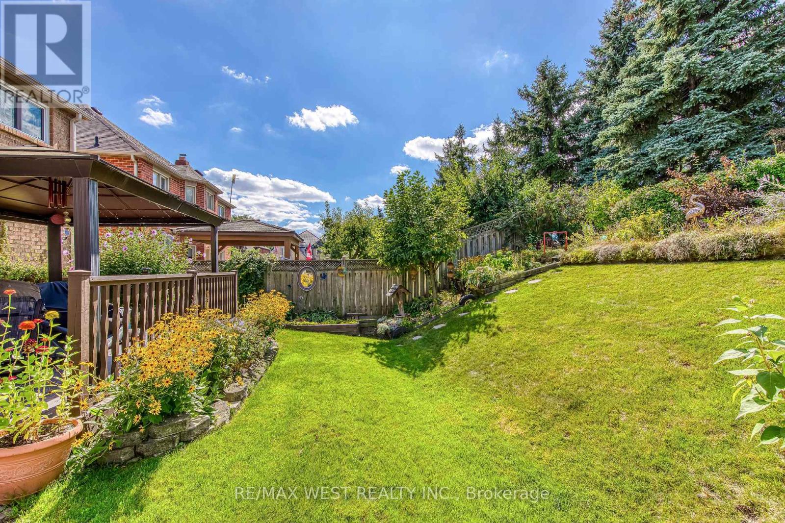 413 CAMDEN CIRCLE - 44