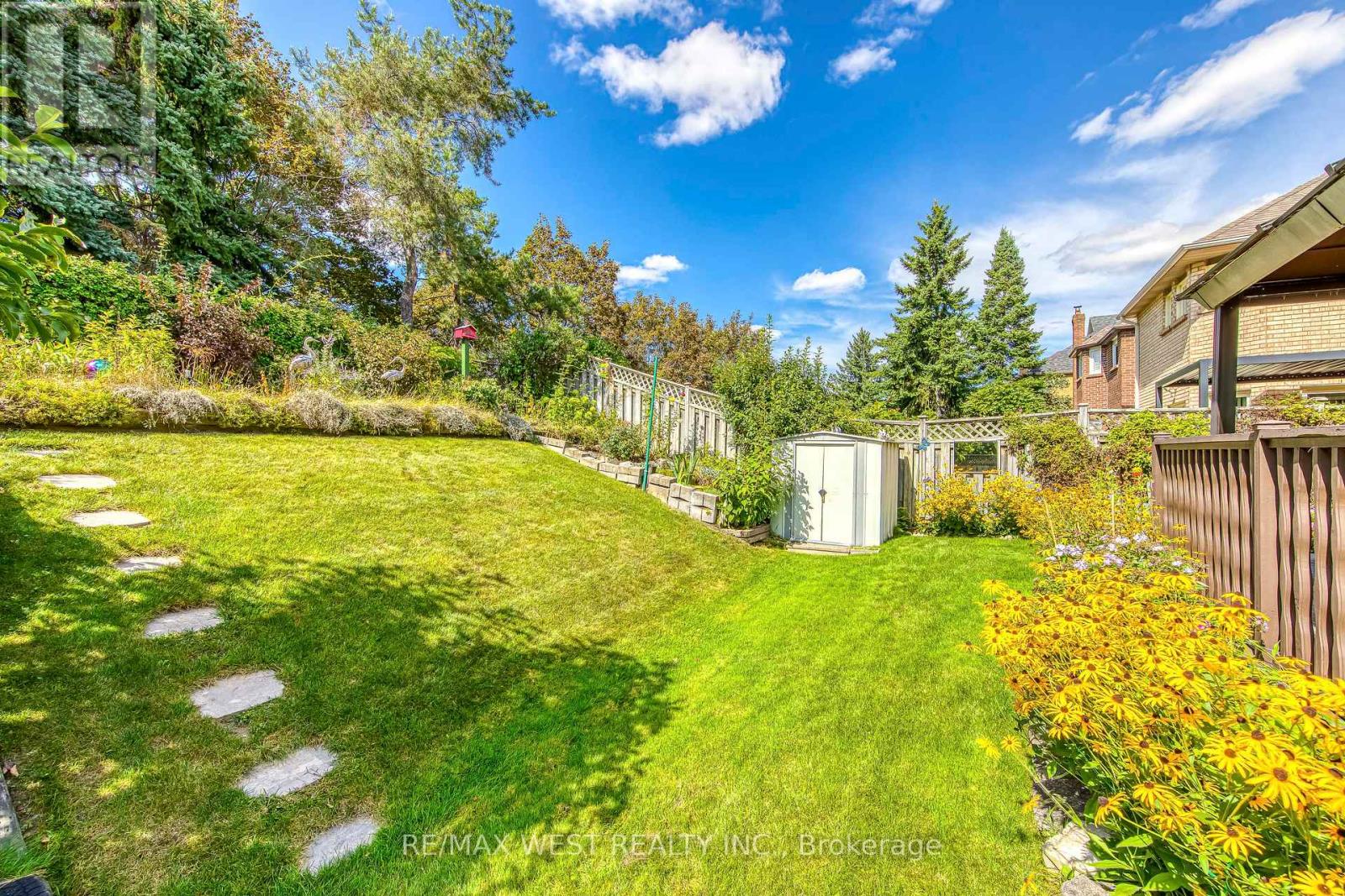 413 CAMDEN CIRCLE - 46