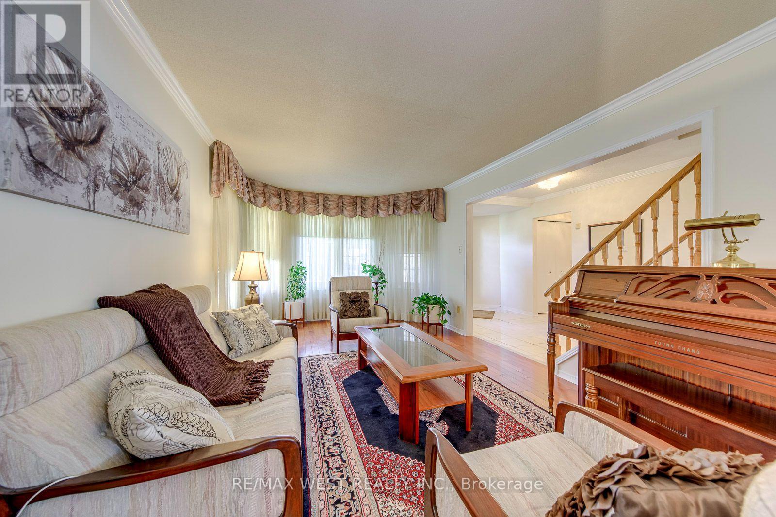 413 CAMDEN CIRCLE - 9