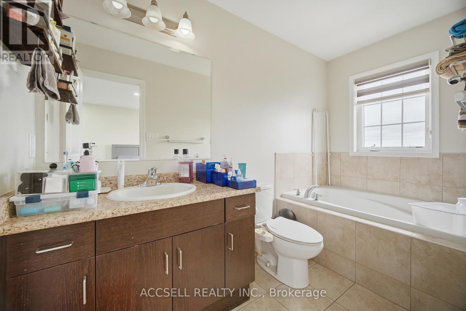 80 BANNISTER CRESCENT - Image 28