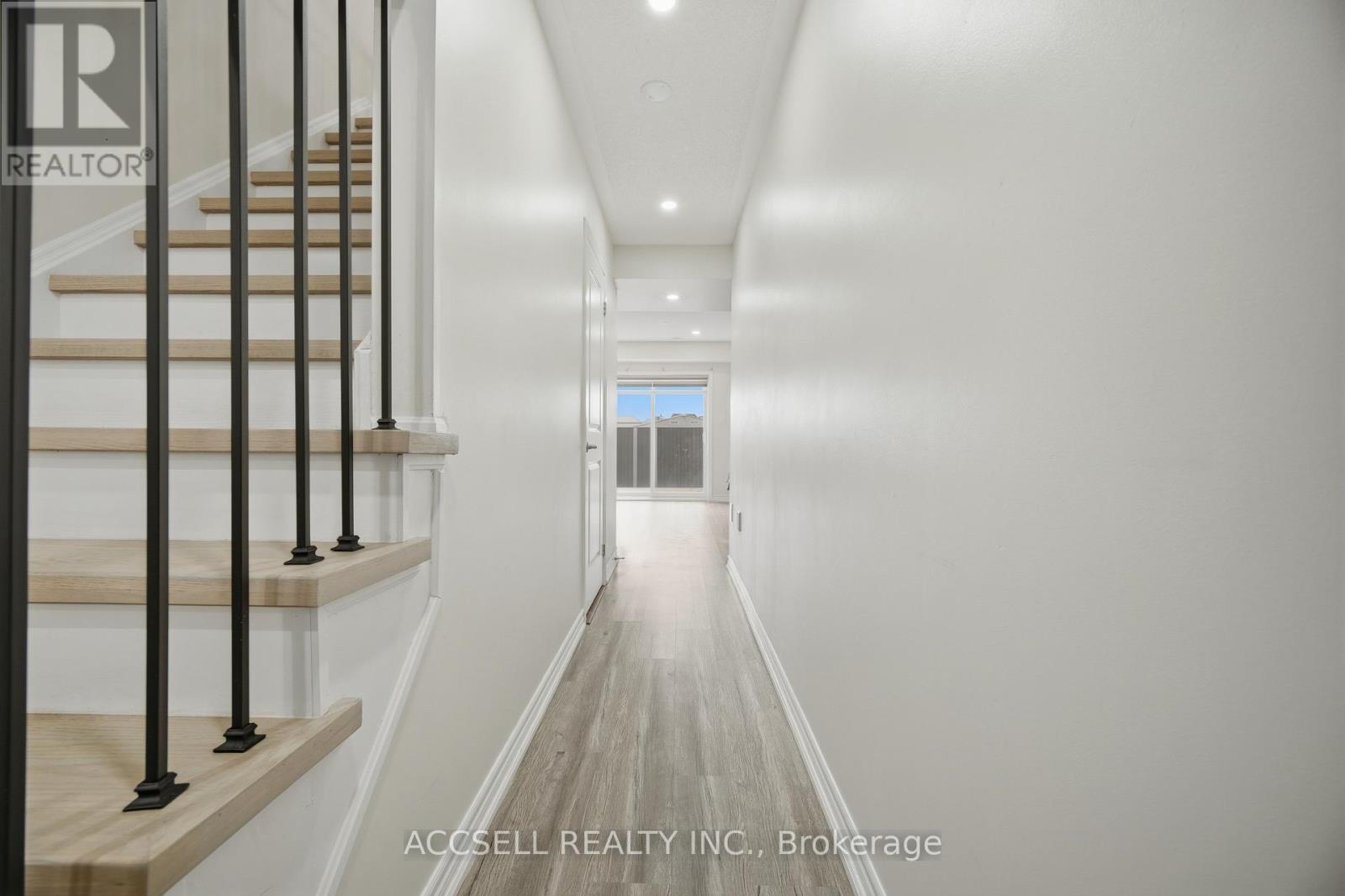 80 BANNISTER CRESCENT - Image 36