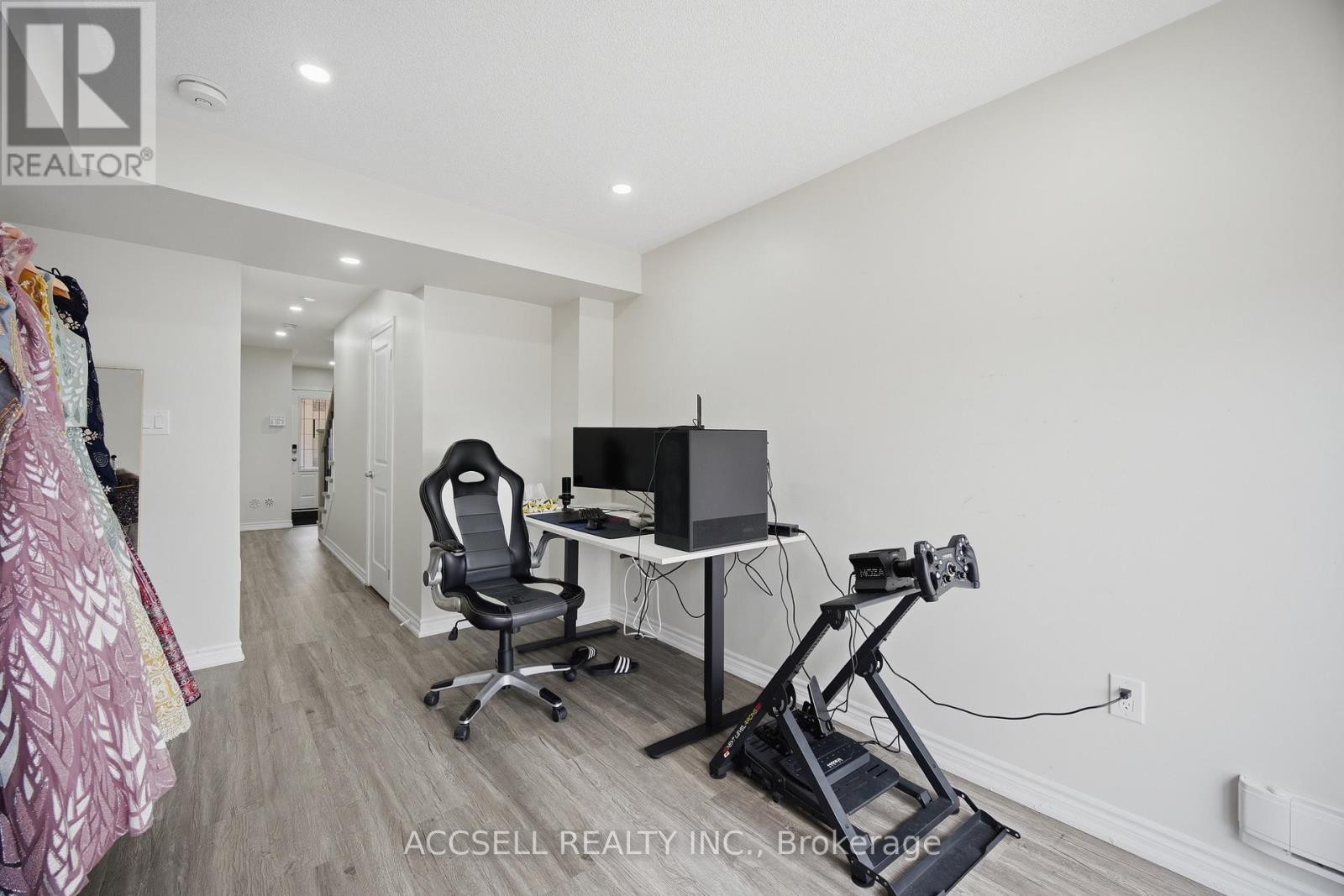 80 BANNISTER CRESCENT - Image 38