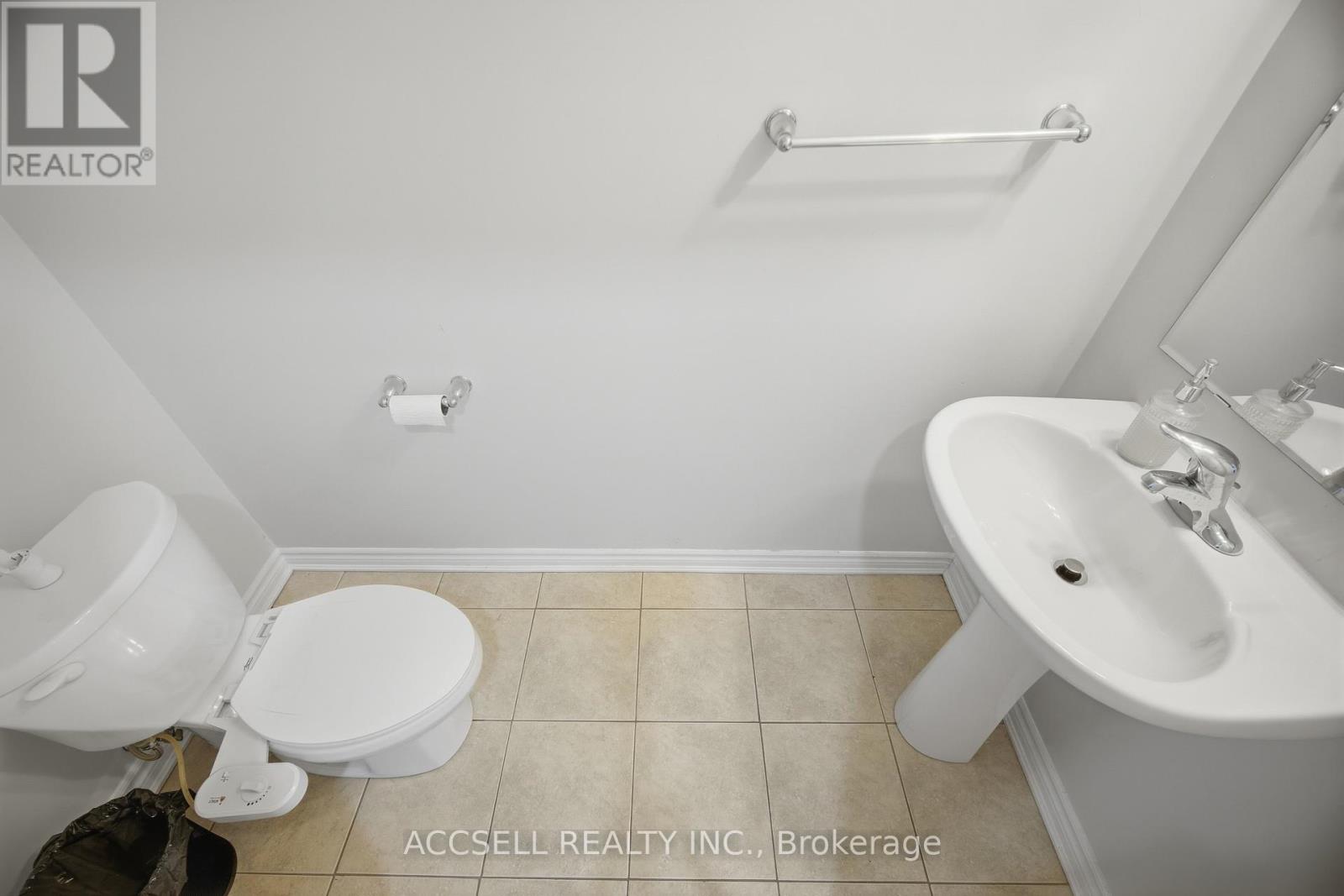 80 BANNISTER CRESCENT - Image 40