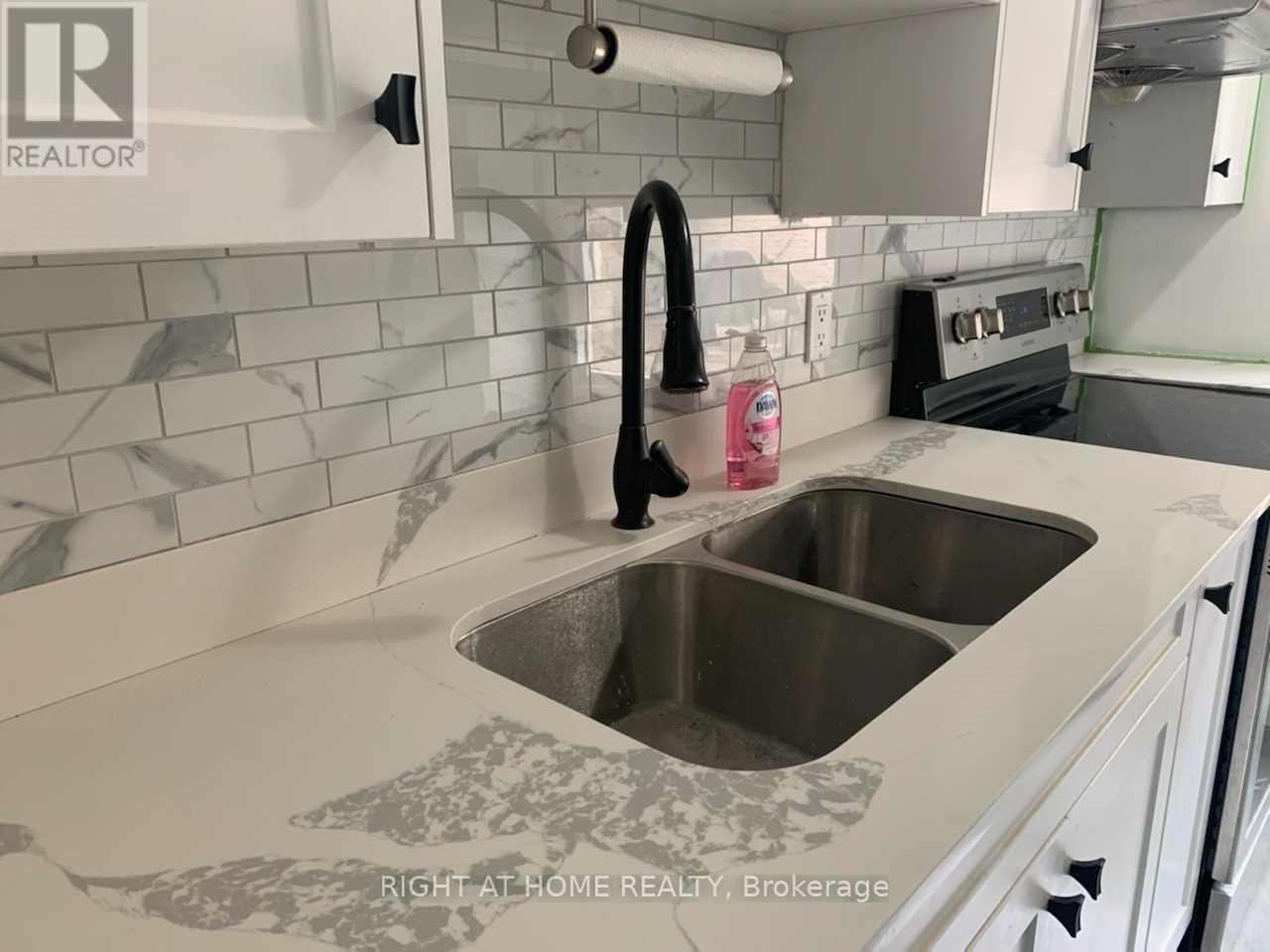 Photo of 16 Rexdale Boulevard