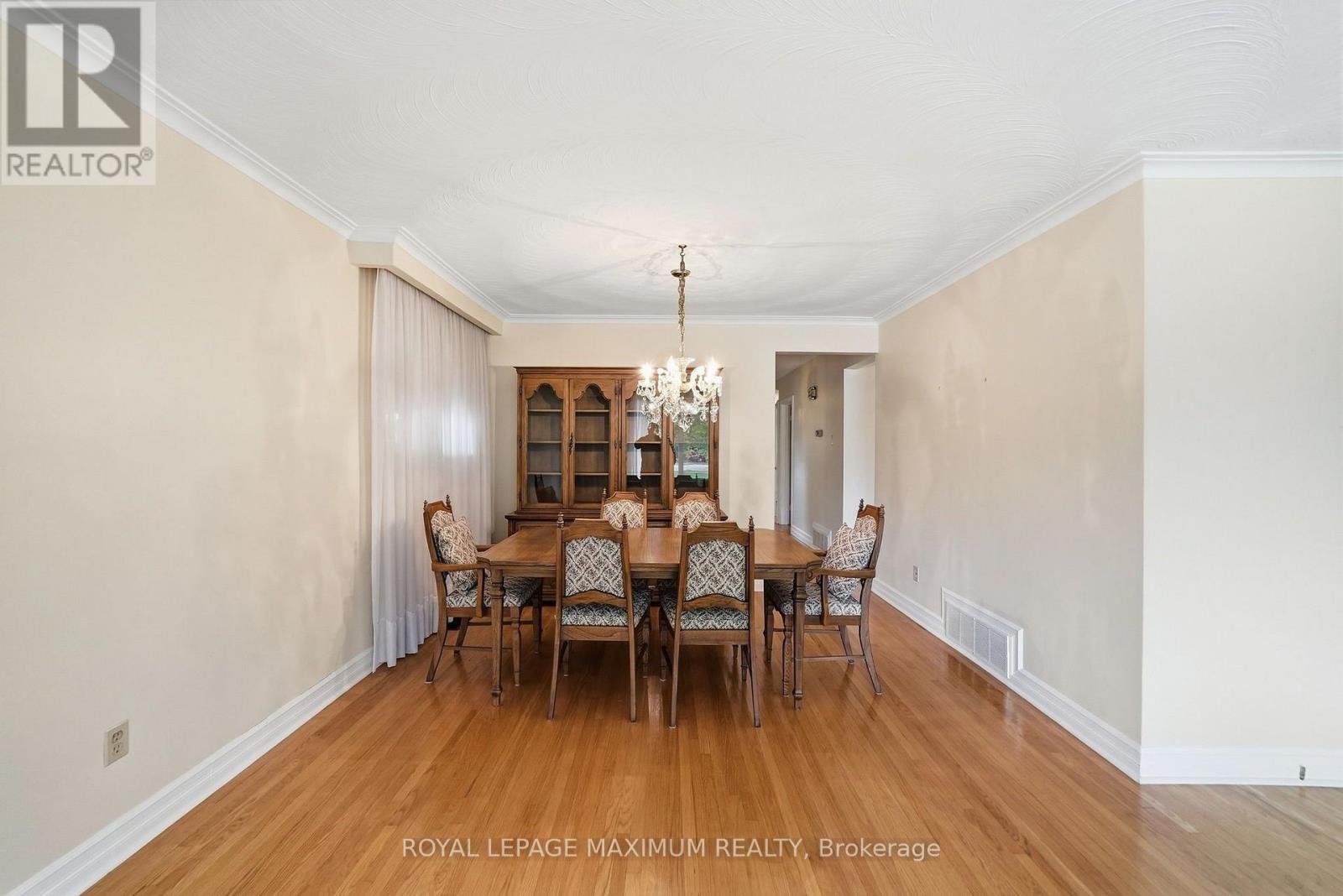 35 NORFIELD CRESCENT - 16