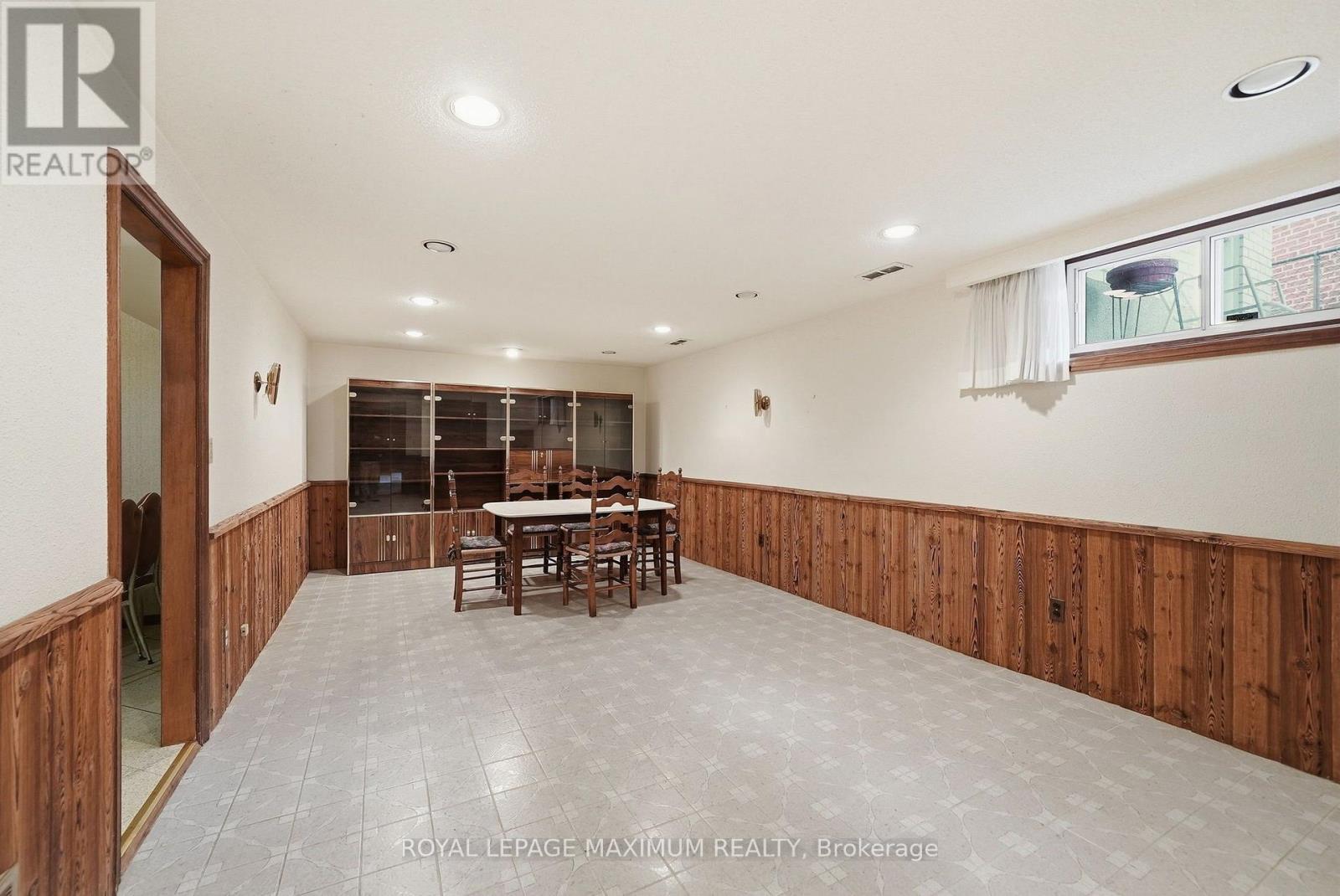 35 NORFIELD CRESCENT - 35