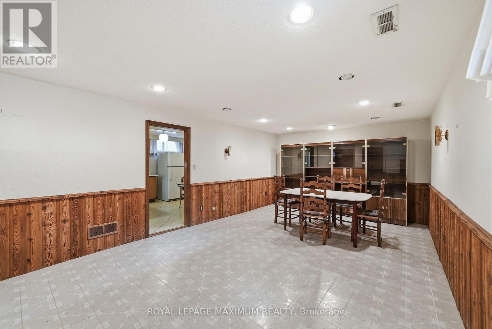 35 NORFIELD CRESCENT - 36
