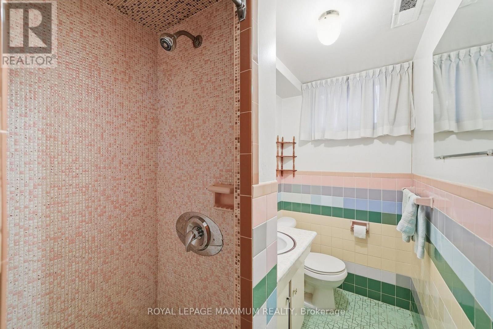 35 NORFIELD CRESCENT - 38