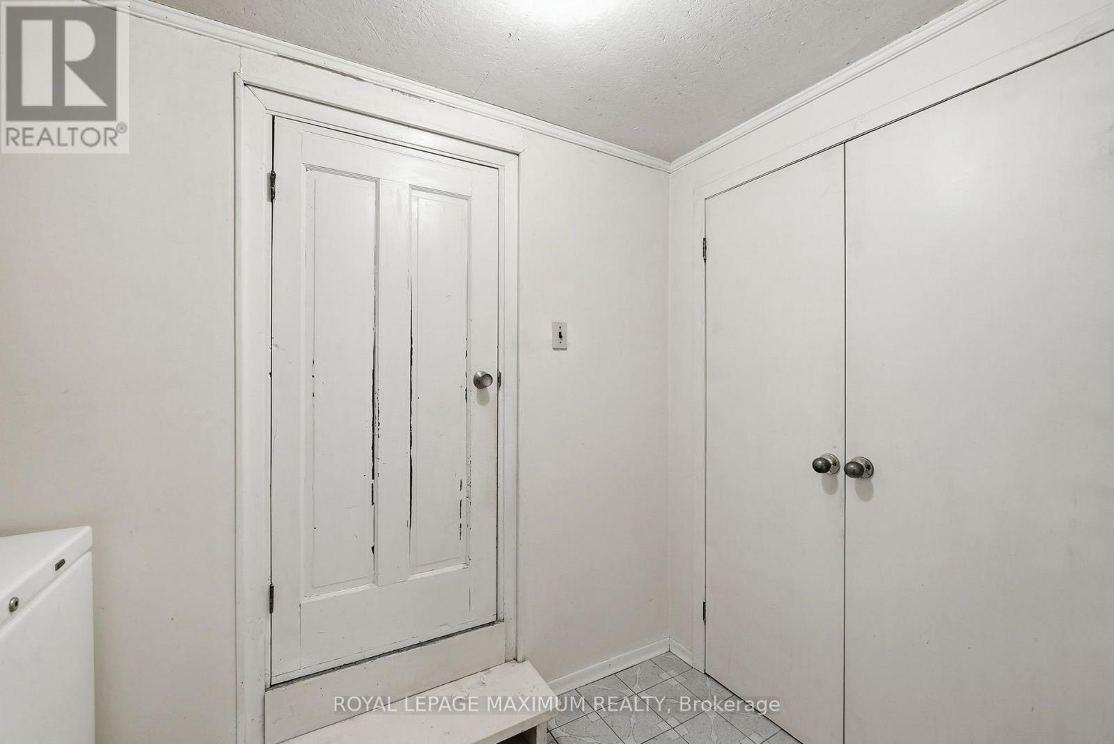 35 NORFIELD CRESCENT - 41