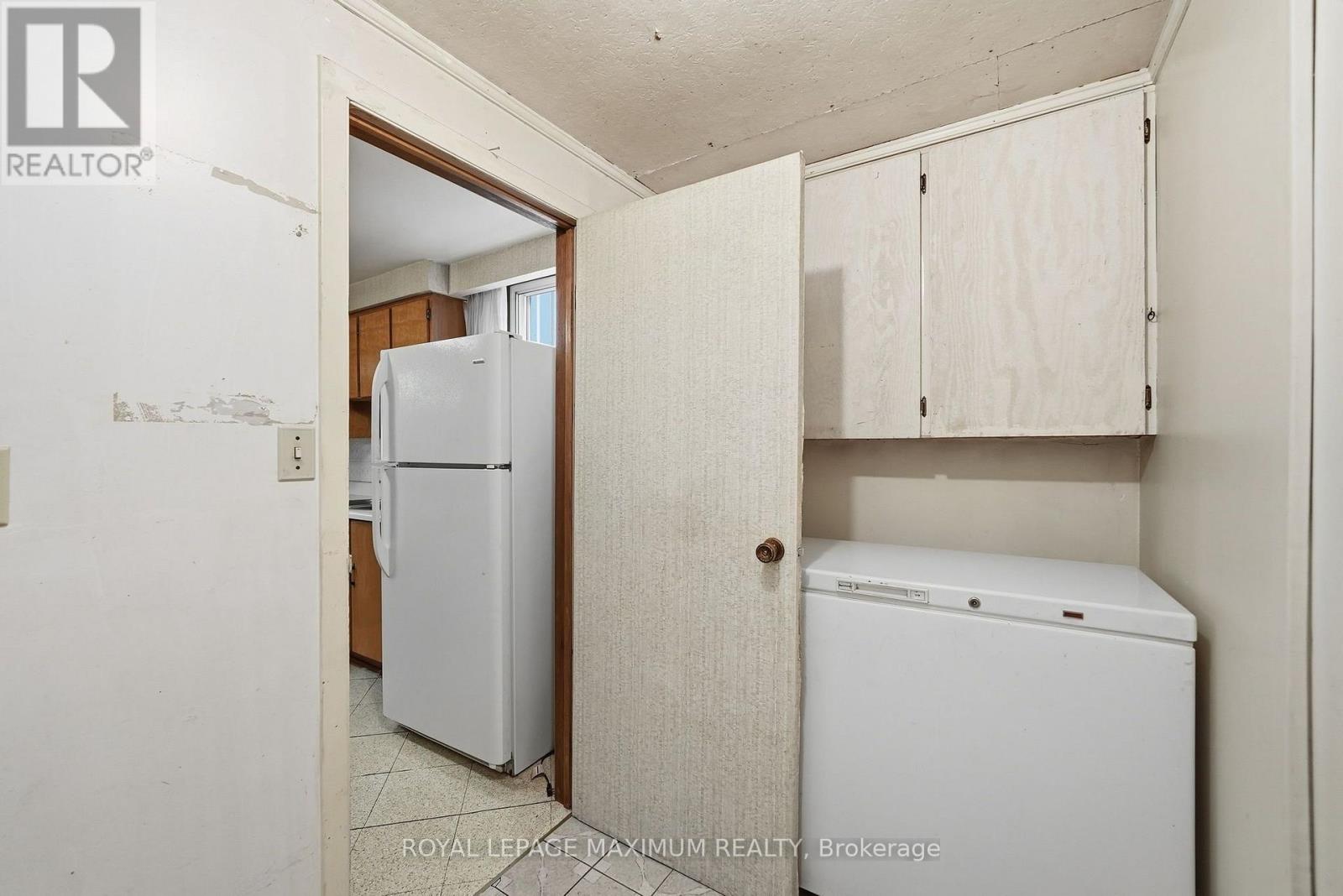 35 NORFIELD CRESCENT - 42