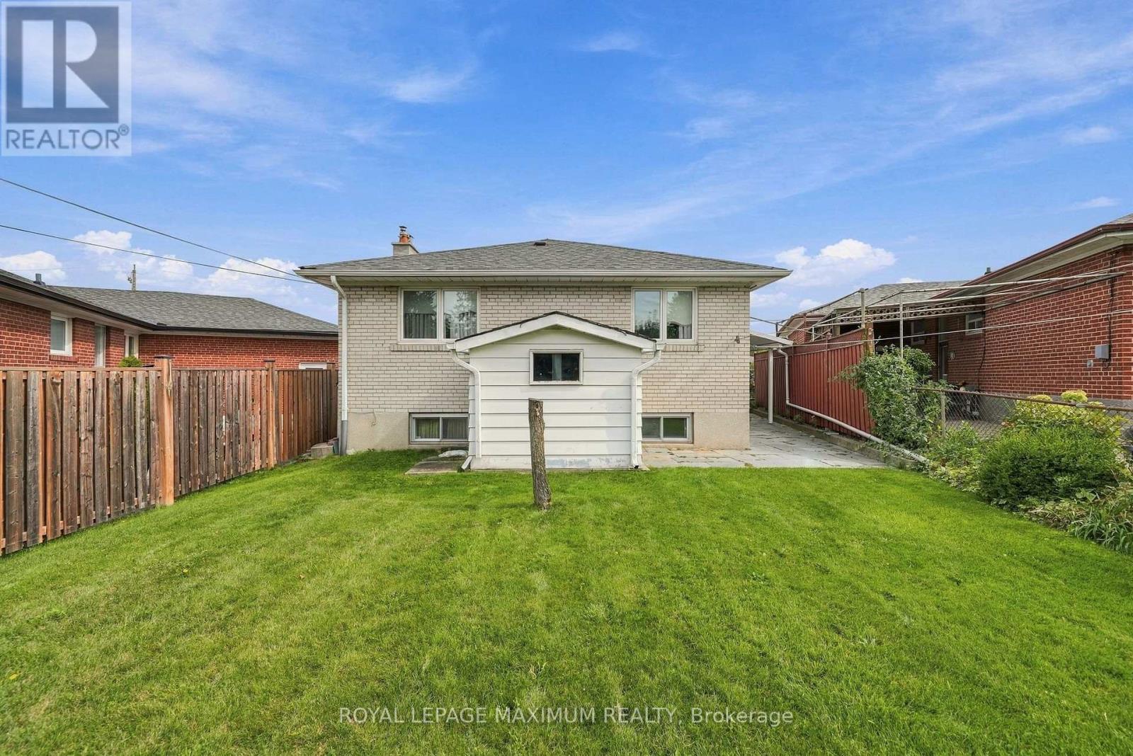 35 NORFIELD CRESCENT - 44