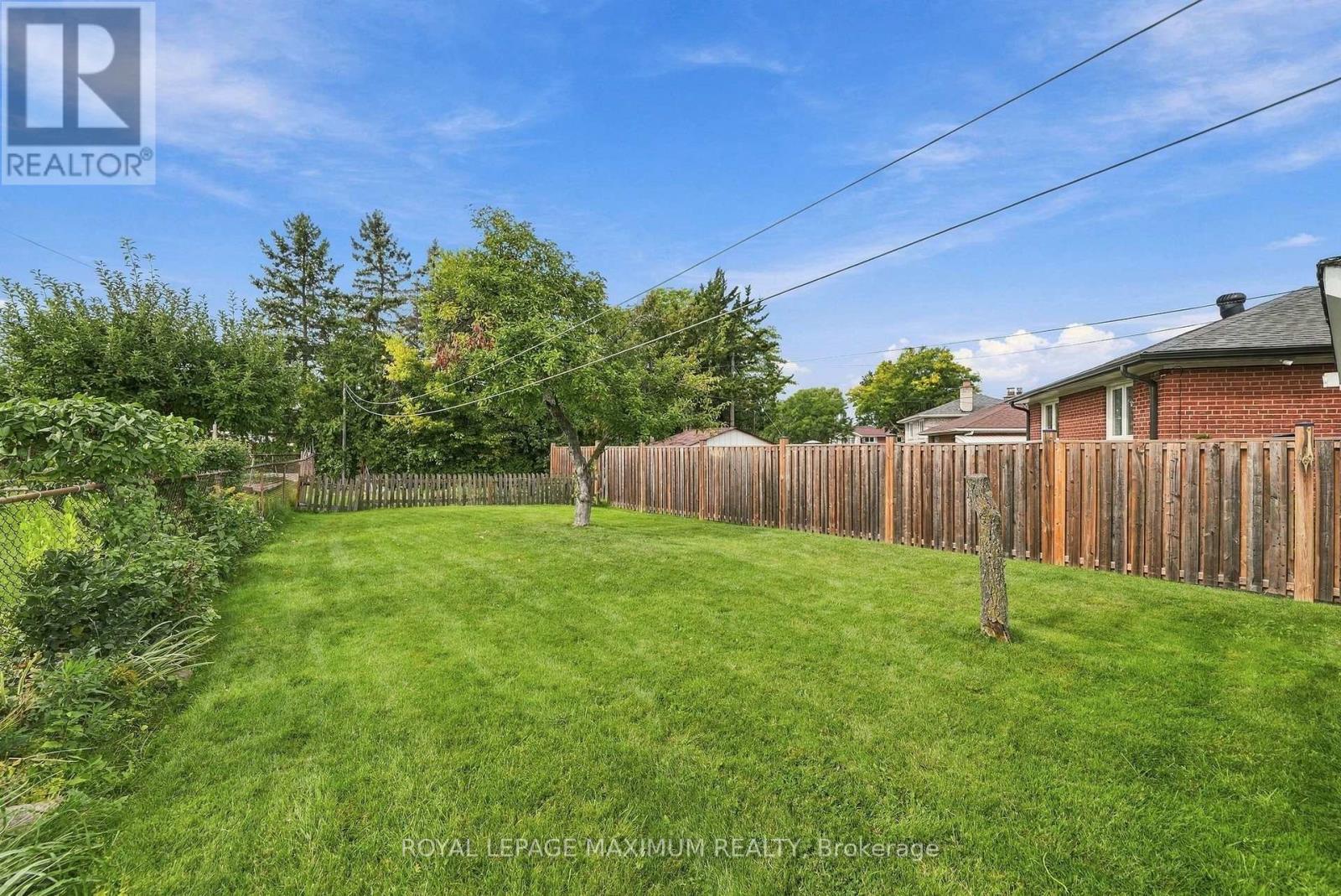 35 NORFIELD CRESCENT - 46