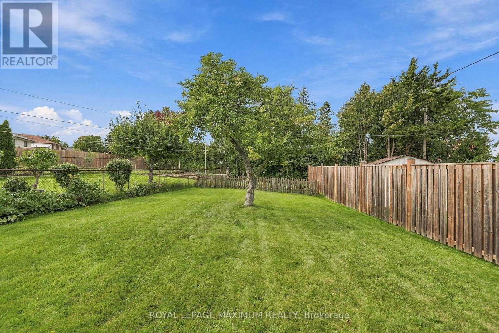35 NORFIELD CRESCENT - 47