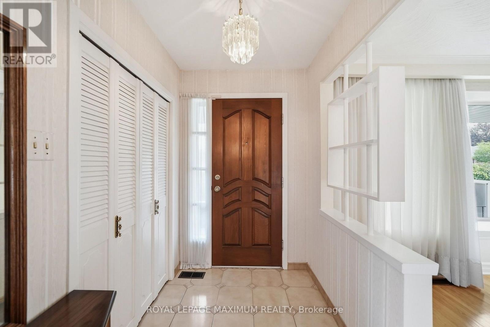 Photo of 35 NORFIELD CRESCENT