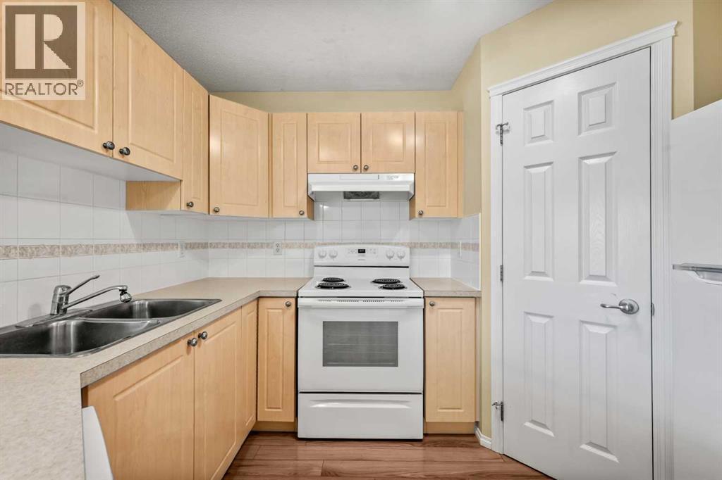 172 Citadel Bluff Close NW - photo 14