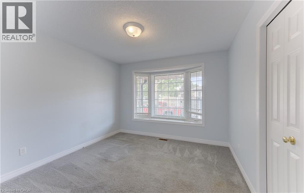 25 BANKSIDE Drive Unit# 2, Kitchener — photo 2