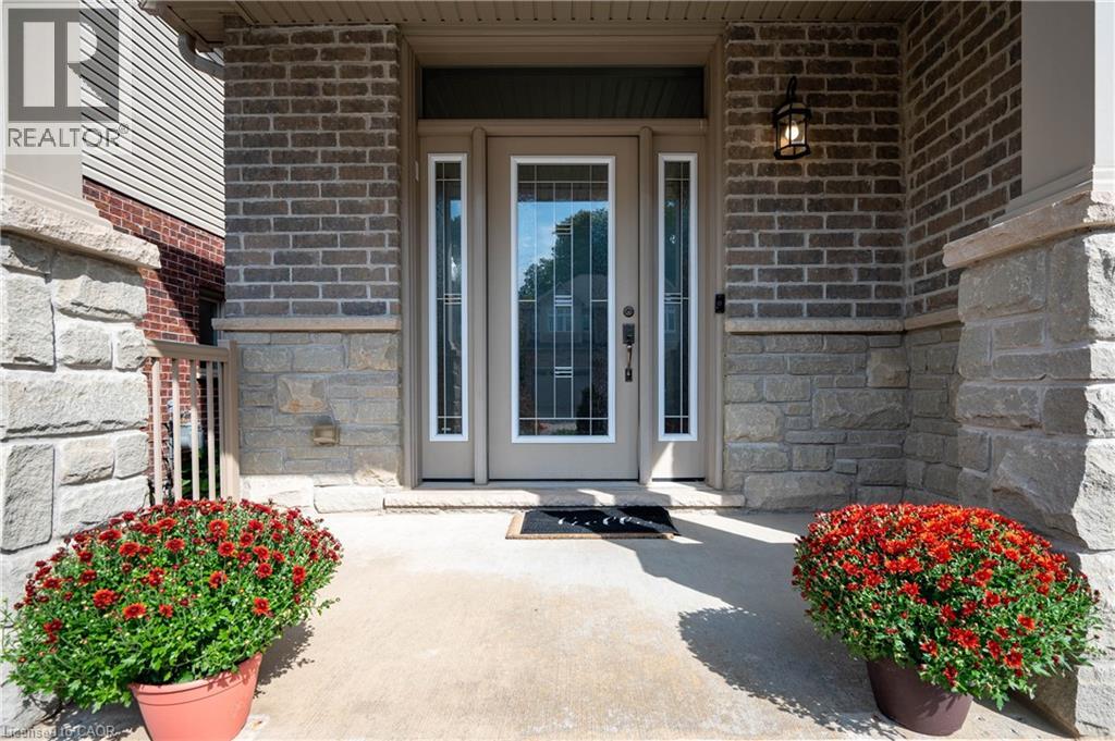 299 MOORLANDS Crescent — photo 3