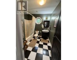 240 Winburn Avenue, Bridgewater, NS B4V9A4 Photo 25