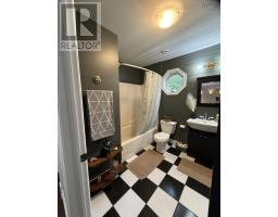 240 Winburn Avenue, Bridgewater, NS B4V9A4 Photo 26