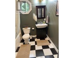240 Winburn Avenue, Bridgewater, NS B4V9A4 Photo 27