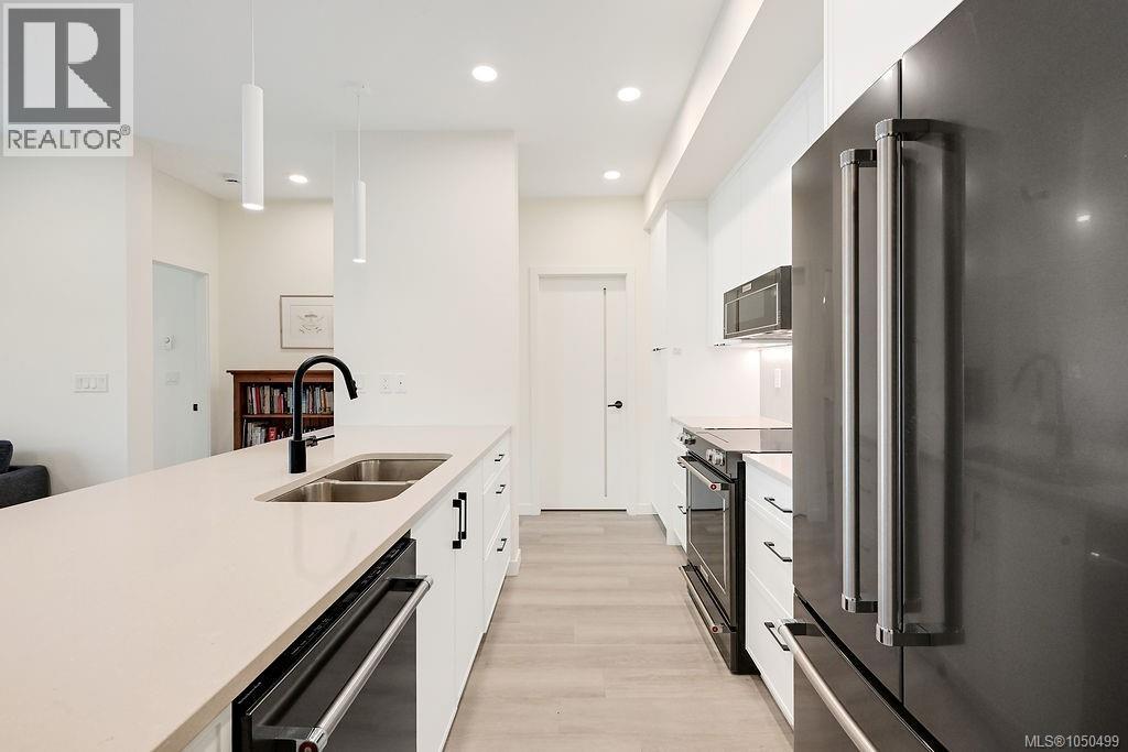 #504 610 Lampson St - Image 11