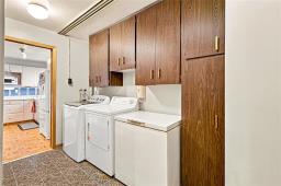 266 La Verendrye Street, Winnipeg, MB R2H0B8 Photo 21