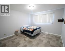 Family room - 5905 57 Street, Taber, AB T1G1K1 Photo 11