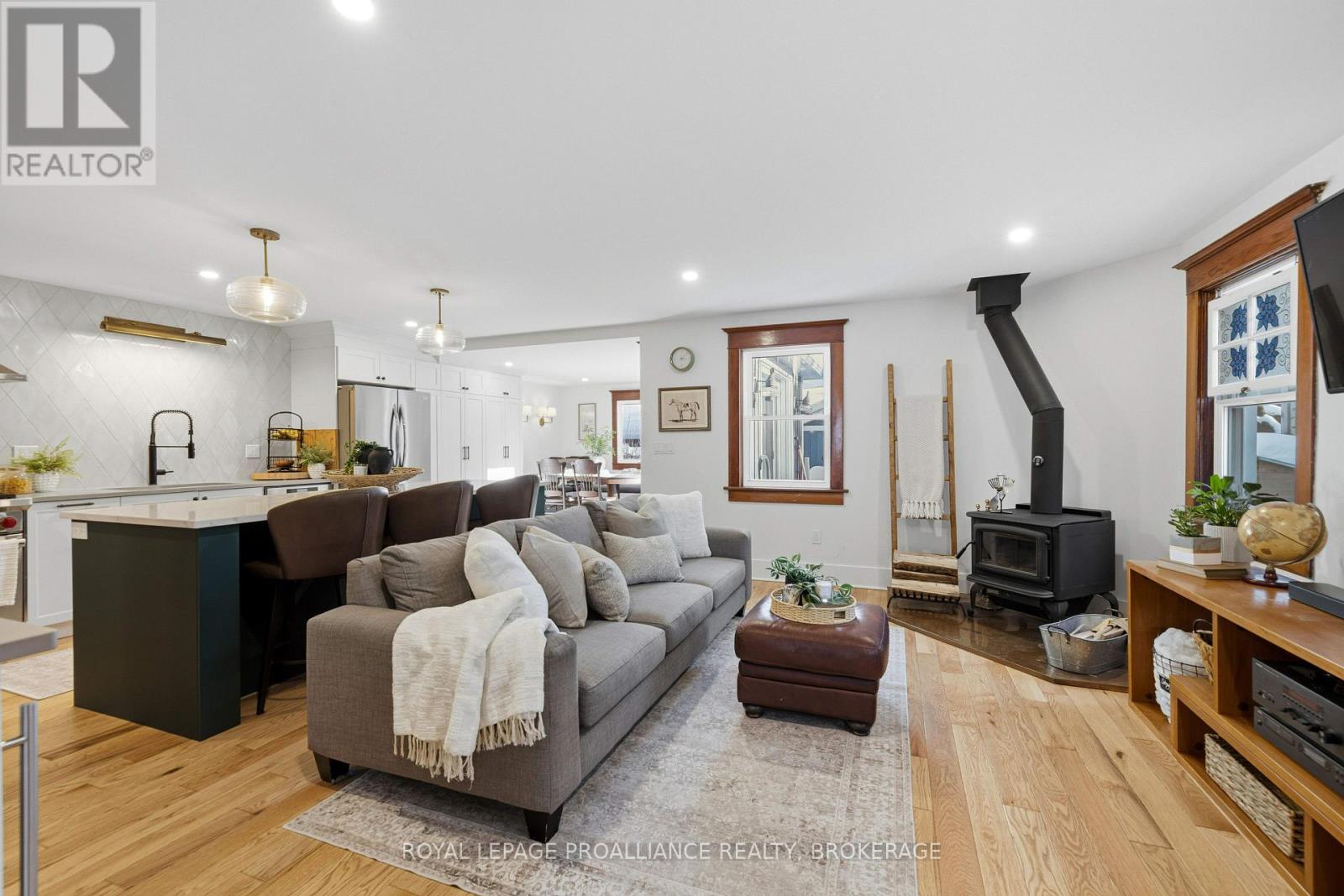 125 PINE STREET - 16