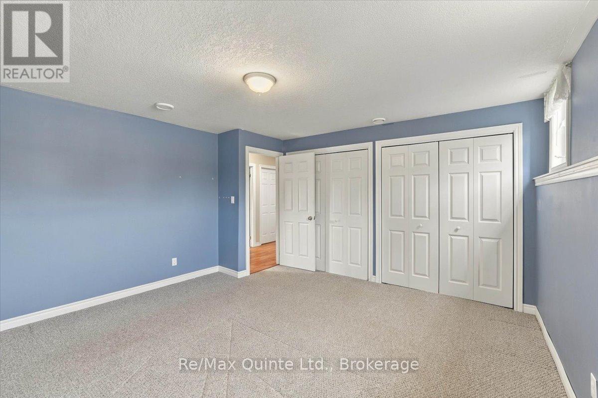 6 CHISHOLM SQUARE - 24