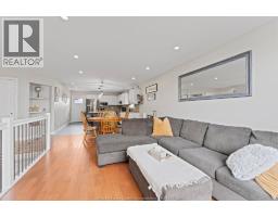 Family room/Fireplace - 98 Hazel Crescent, Kingsville, ON N9Y0B2 Photo 6