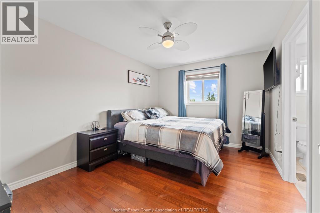98 HAZEL CRESCENT - 14