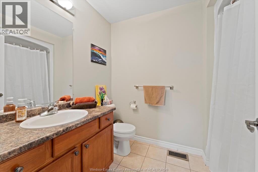 98 HAZEL CRESCENT - 18