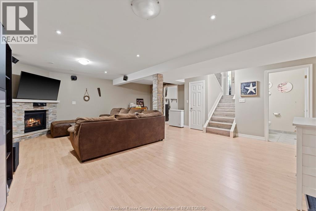 98 HAZEL CRESCENT - 19