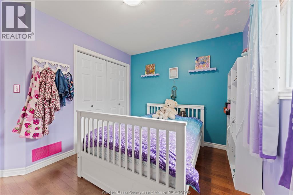98 HAZEL CRESCENT - 16