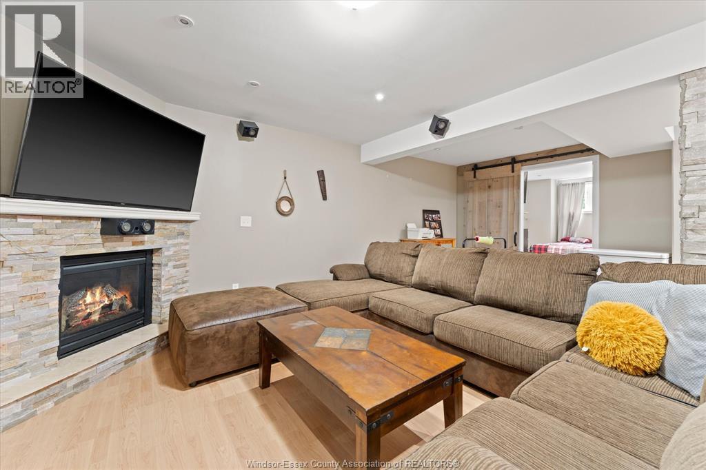 98 HAZEL CRESCENT - 20