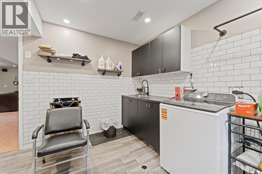 98 HAZEL CRESCENT - 28
