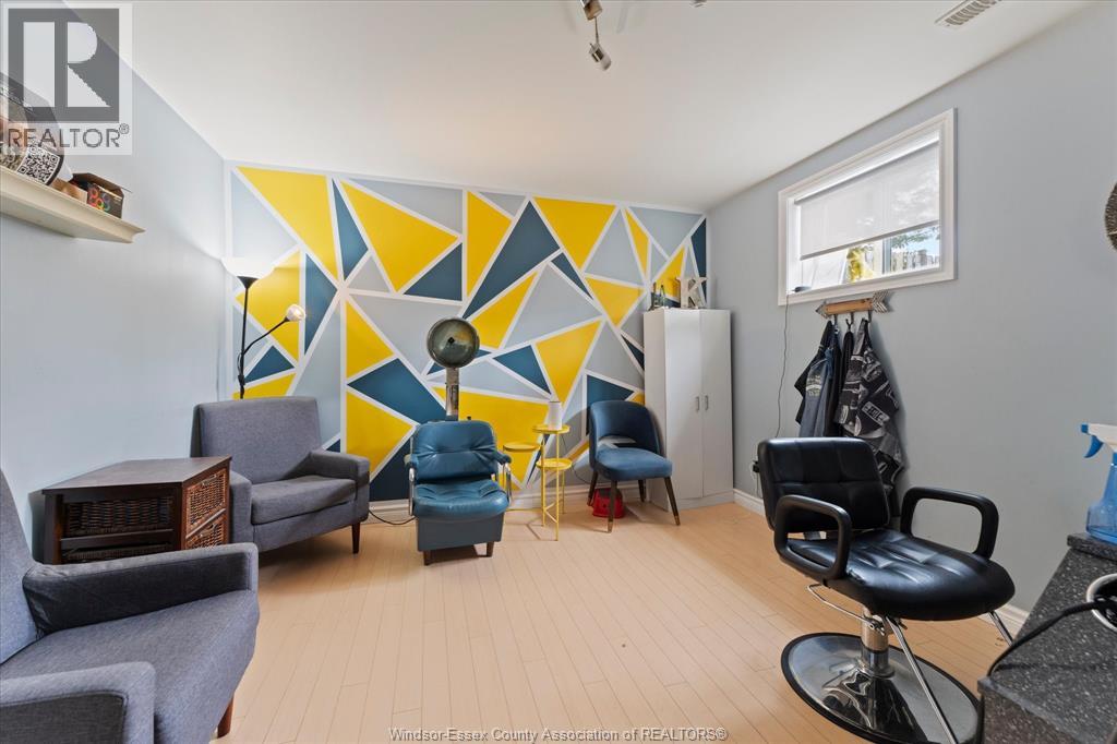 98 HAZEL CRESCENT - 26