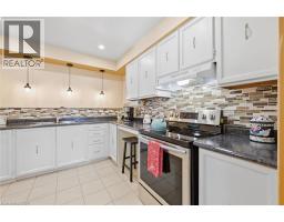 Living room - 1576 Kerns Road Unit# 7, Burlington, ON L7P3A7 Photo 11