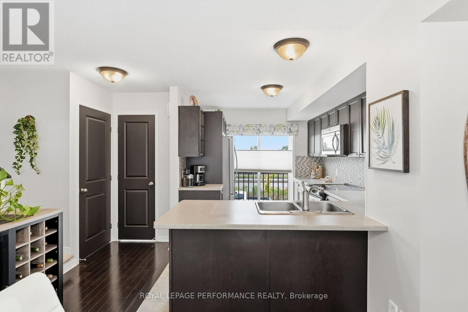 275 ERIC CZAPNIK WAY - 19