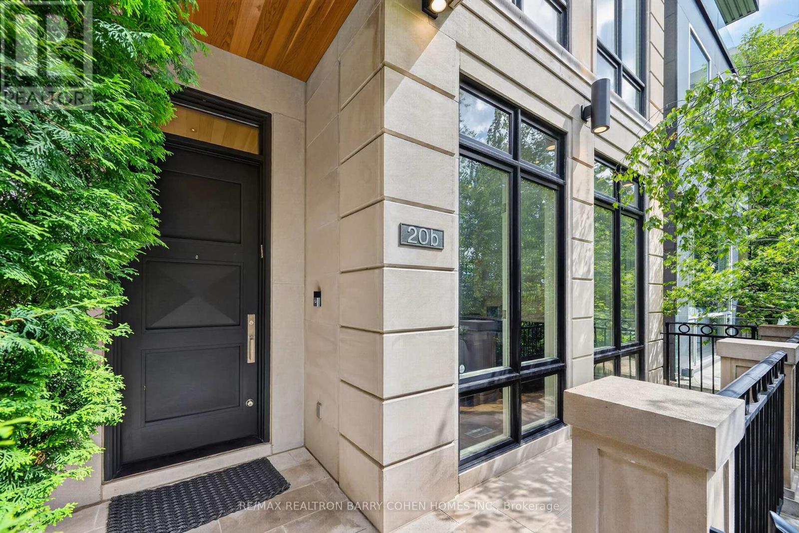 Photo of 20B WOODLAWN AVENUE W