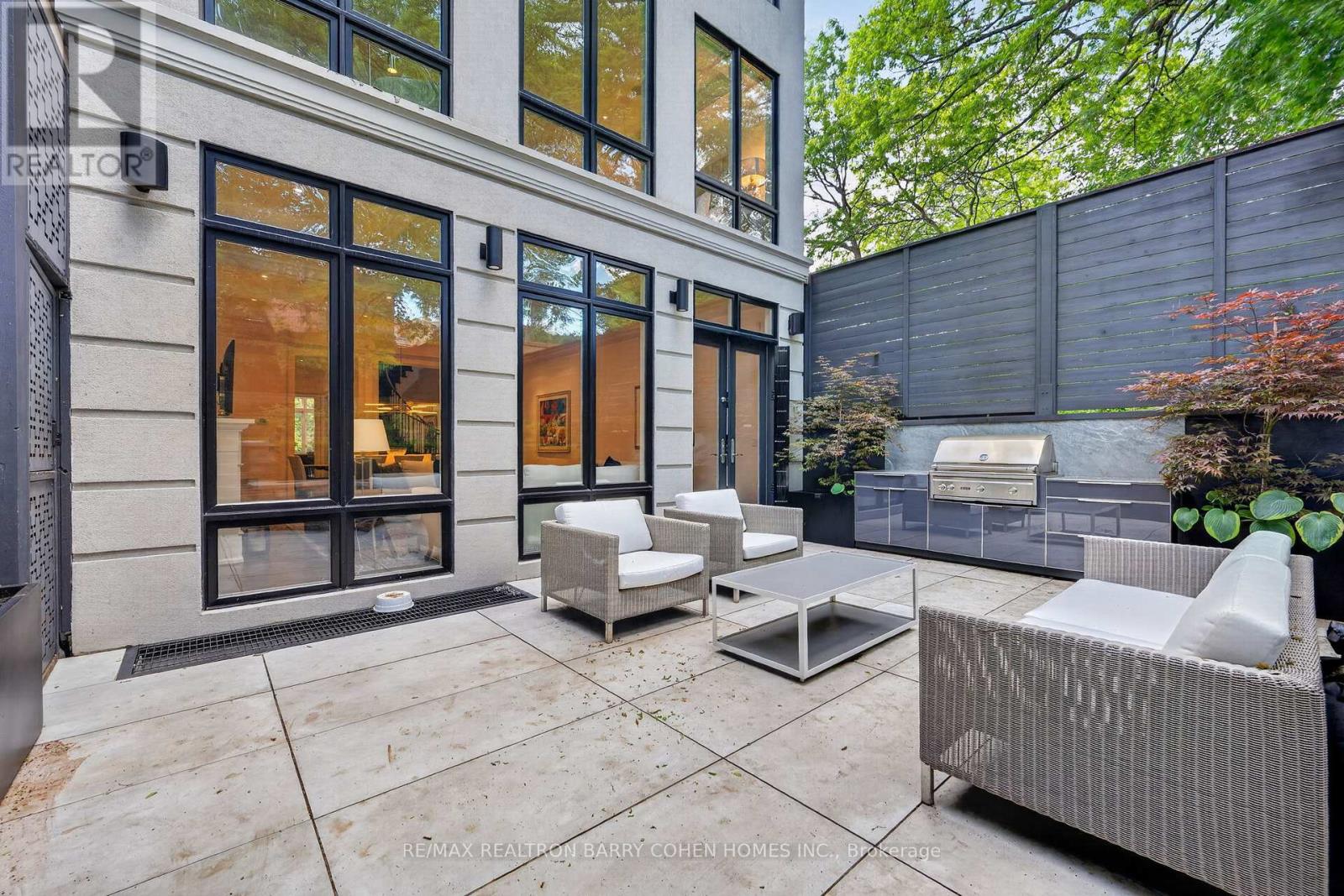 20B WOODLAWN AVENUE W - 31