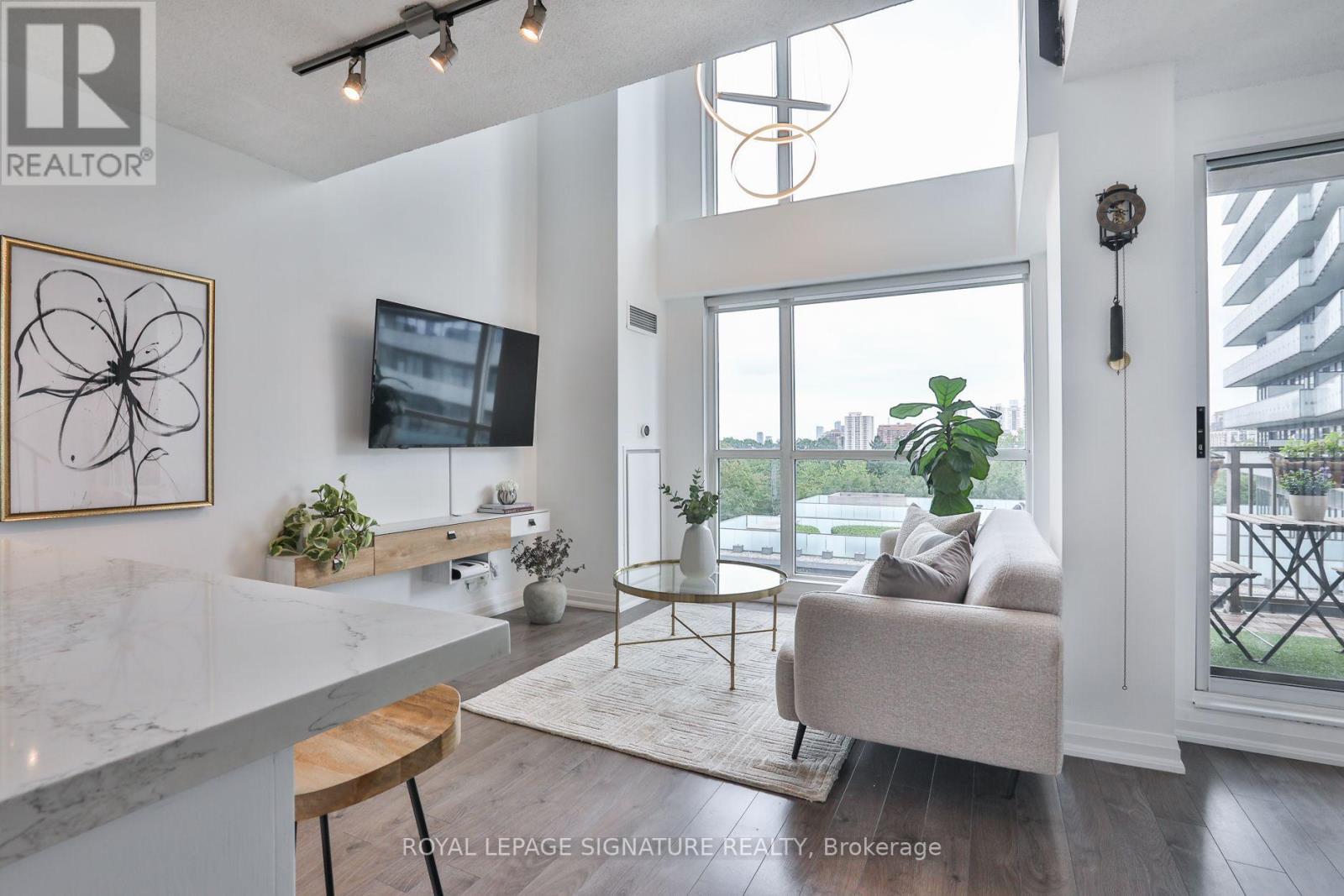 Photo of 703 - 18 MERTON STREET