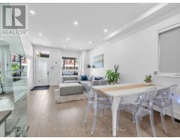 Bathroom - 87 Palmerston Avenue, Toronto, ON M6J2J2 Photo 8