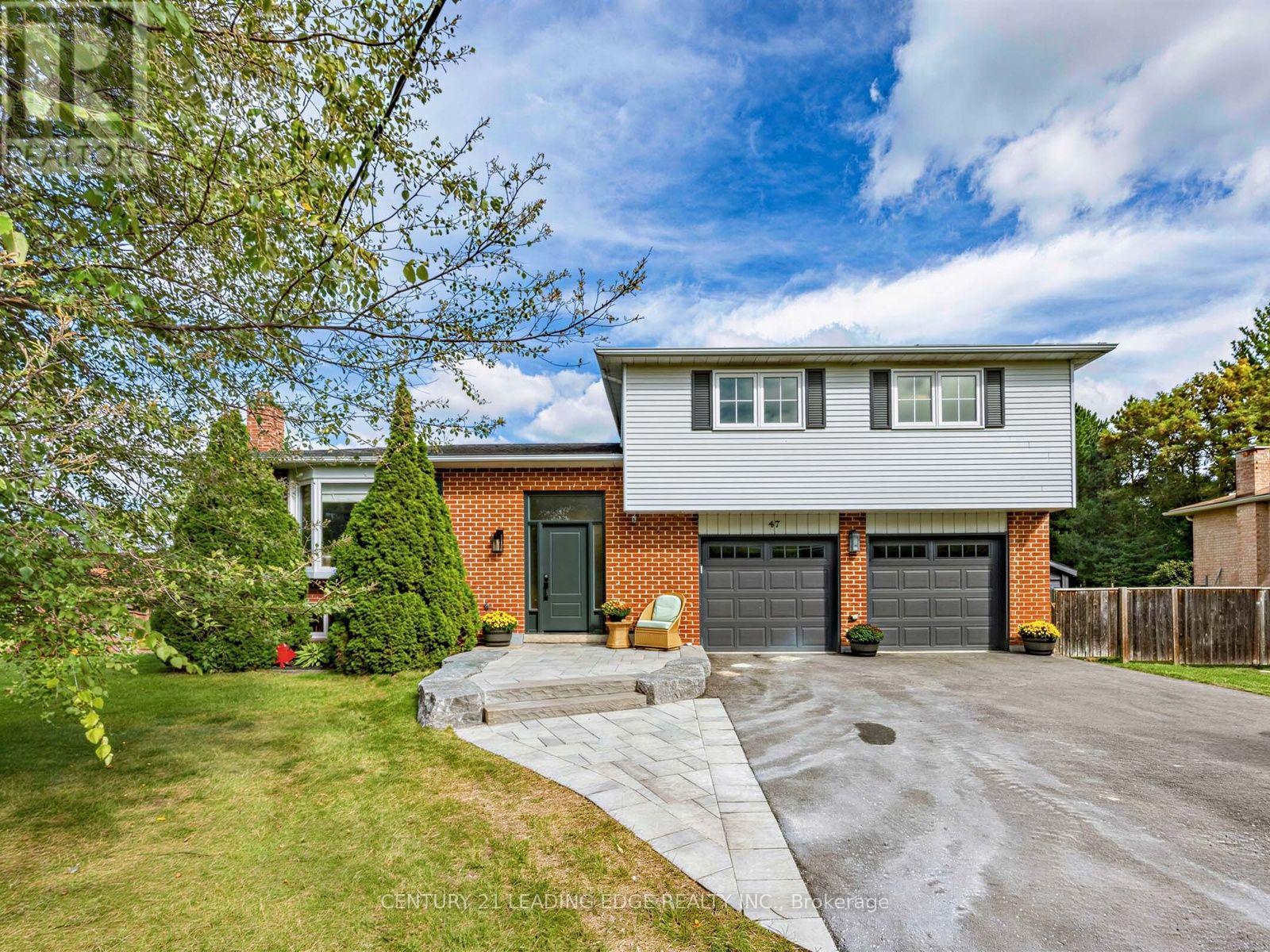 47 CENTENNIAL AVENUE, East Gwillimbury (Holland Landing) — photo 2