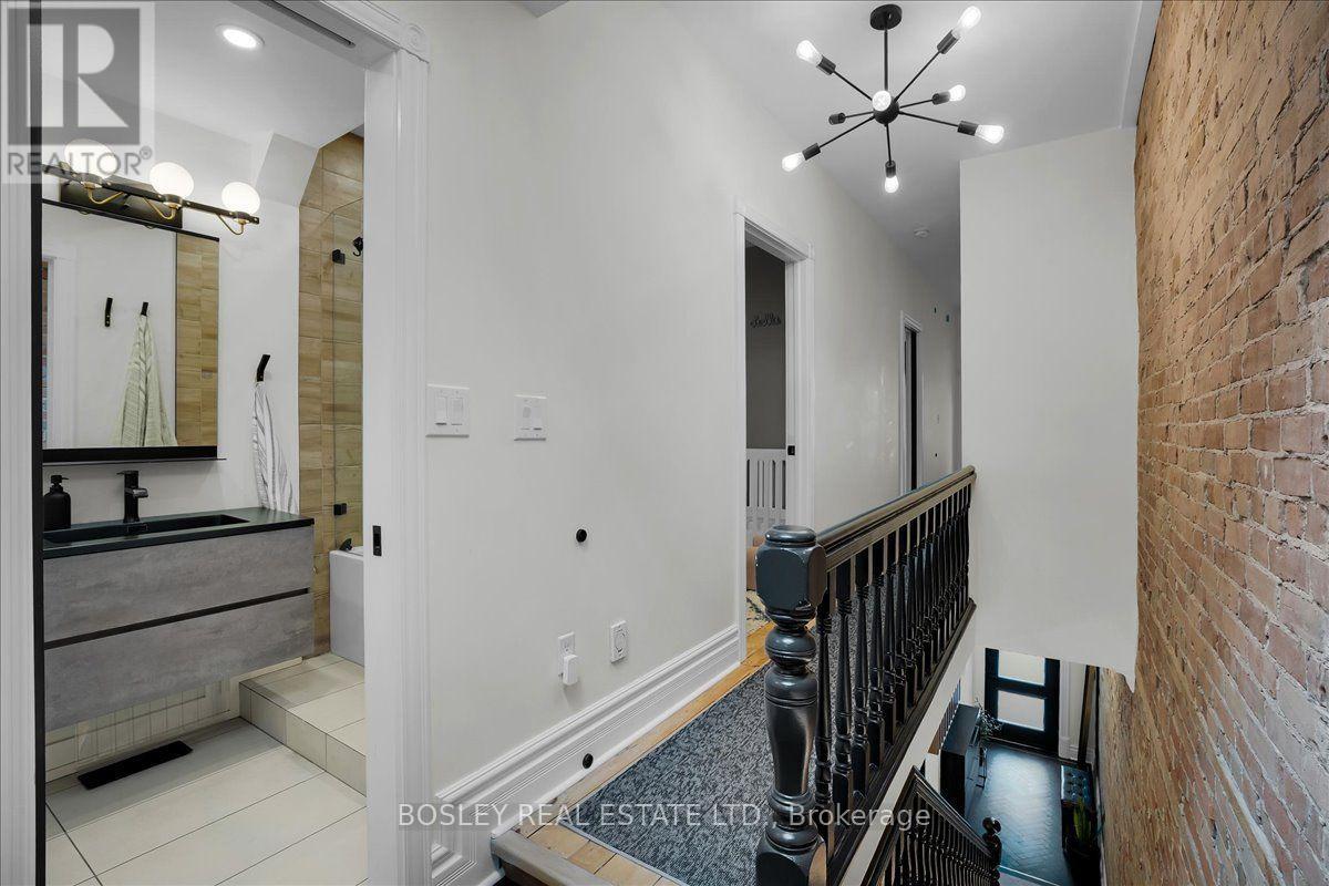 372 LOGAN AVENUE - Image 15