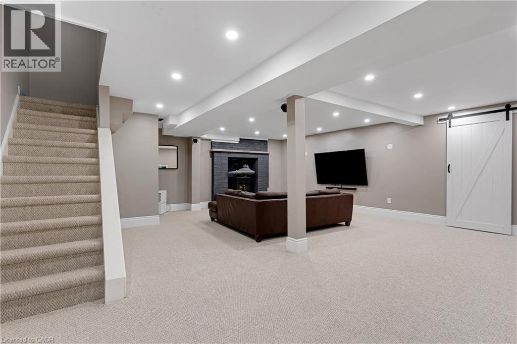 51 BAYNE Crescent - Image 32