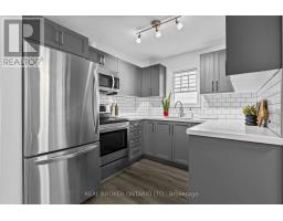 Laundry room - 5 Acorn Avenue, Toronto, ON M9B3P7 Photo 9