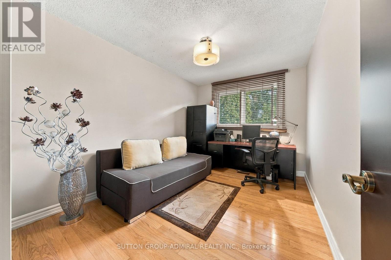 1871 SILVERBERRY CRESCENT - 22